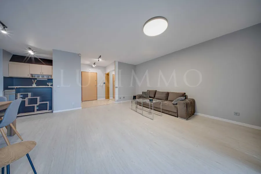 Spacious 94m² One-Bedroom Apartment in Sofia's Student Town - Image 3