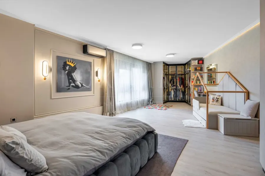 Spacious, Fully Furnished Apartment with River Views in Plovdiv - Image 2