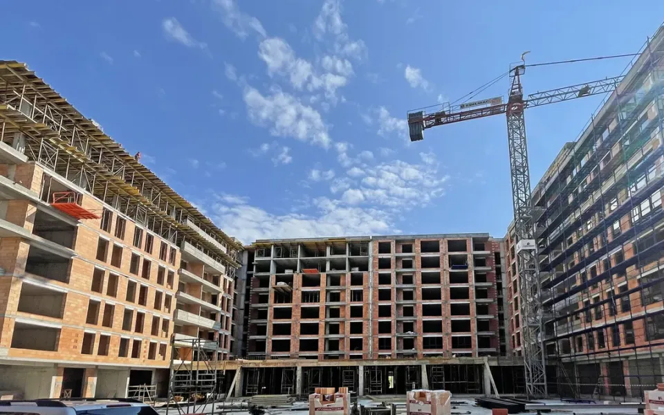 Stylish One-Bedroom Apartment in New Building, Plovdiv, Bulgaria - Image 2