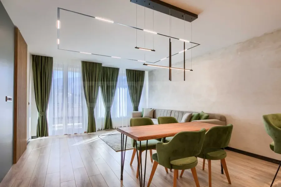 Spacious Fully Furnished 2-Bedroom Apartment with Parking in Paradise Place - Image 2