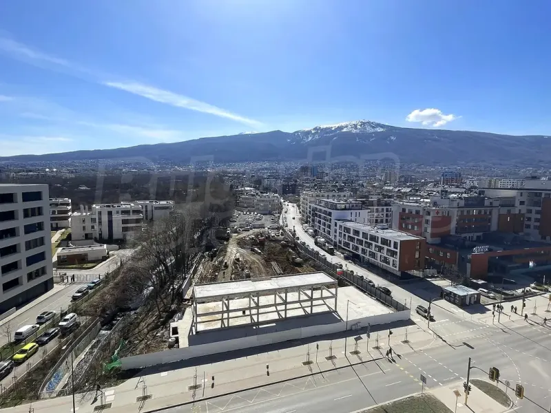 Spacious Vitosha View Penthouse, 3 Bedrooms, 214m2, Sofia, Unfurnished - Image 4