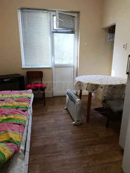Spacious 2-Bedroom Apartment Near Burgas Sea Garden - Image 3