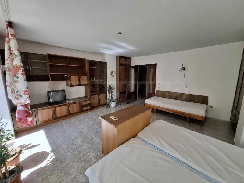 Spacious Fully Furnished Apartment in Varna's "Sportna Zala" Area - Image 4