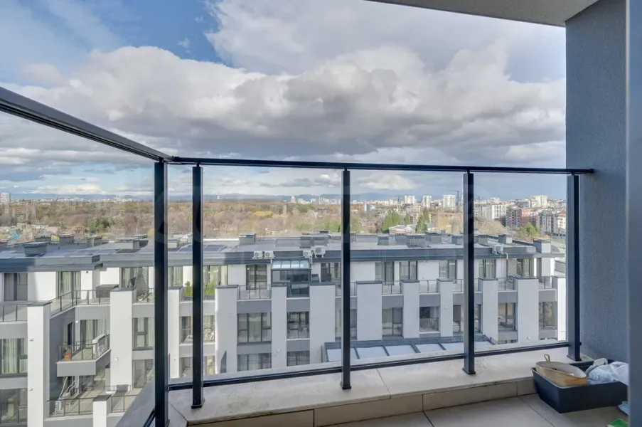 Spacious 2-Bedroom Apartment in Sofia Complex - Image 2