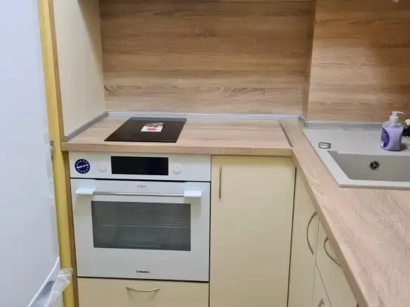 Fully Furnished One-Bedroom Apartment in Dravichka, Sofia - €400 - Image 5