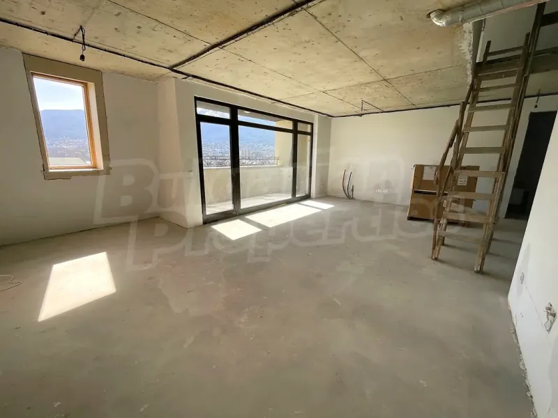 Spacious Vitosha View Penthouse, 3 Bedrooms, 214m2, Sofia, Unfurnished - Image 3