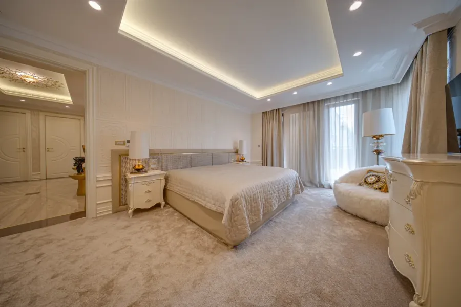 Spacious, Fully Furnished 3-Bedroom Apartment in Sofia's Iztok District - Image 1