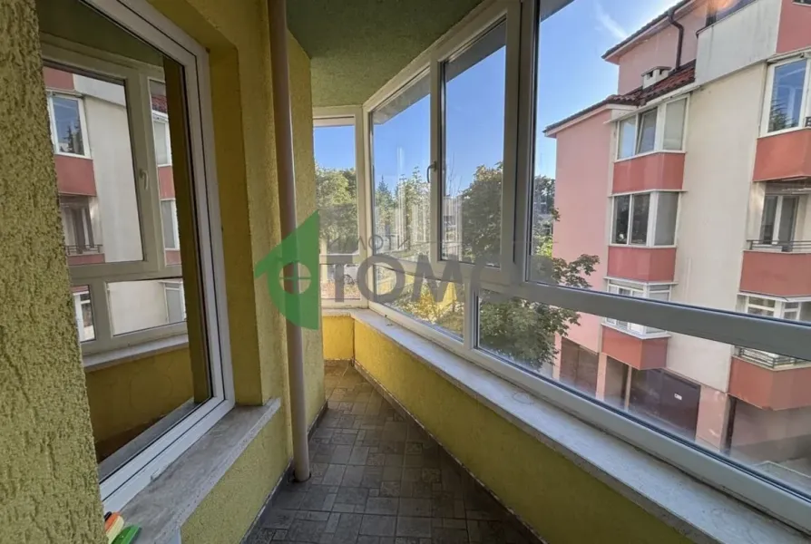 Spacious Fully Furnished Three-Bedroom Apartment in Stara Zagora - Image 5