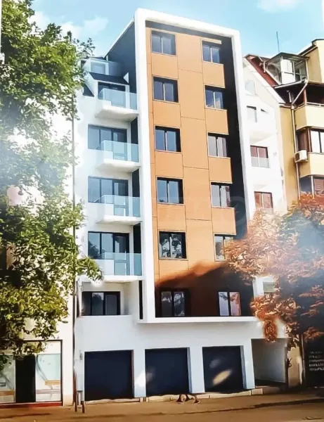 Spacious 3-Bedroom Apartment in Plovdiv, Bulgaria - Image 2