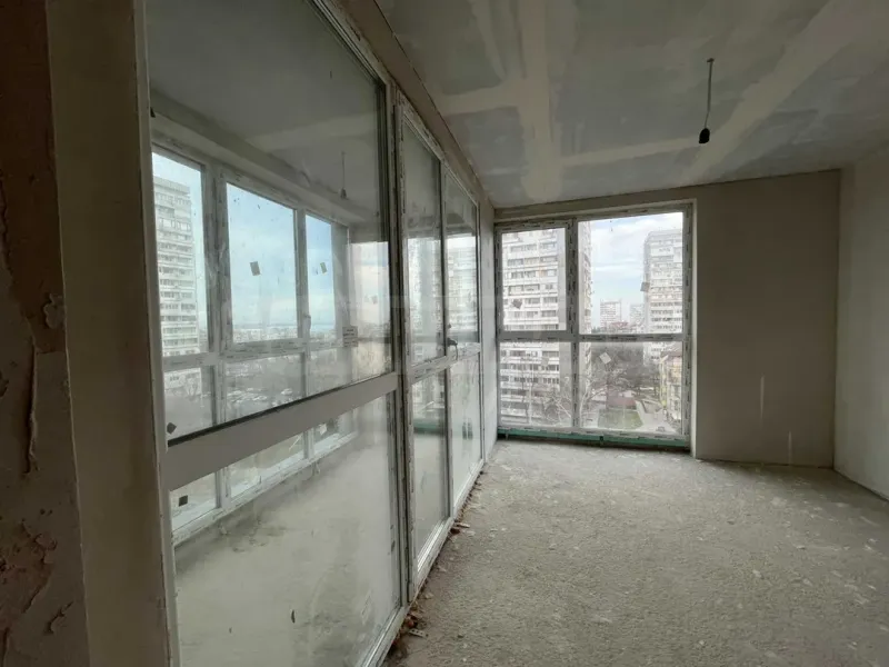 Bright 2-Bed Apartment - Burgas Sea Views - Image 3
