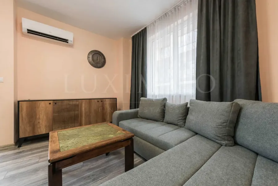 Spacious, Fully Furnished Apartment in Varna's Kolhozen Pazar District - Image 1
