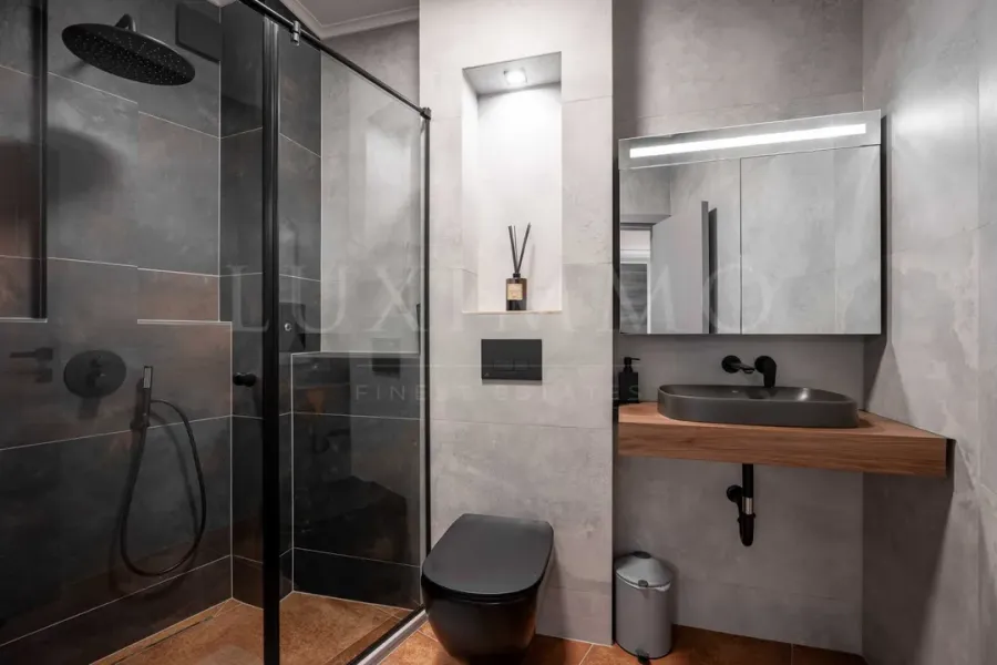 Spacious, Fully Furnished Apartment with River Views in Plovdiv - Image 4