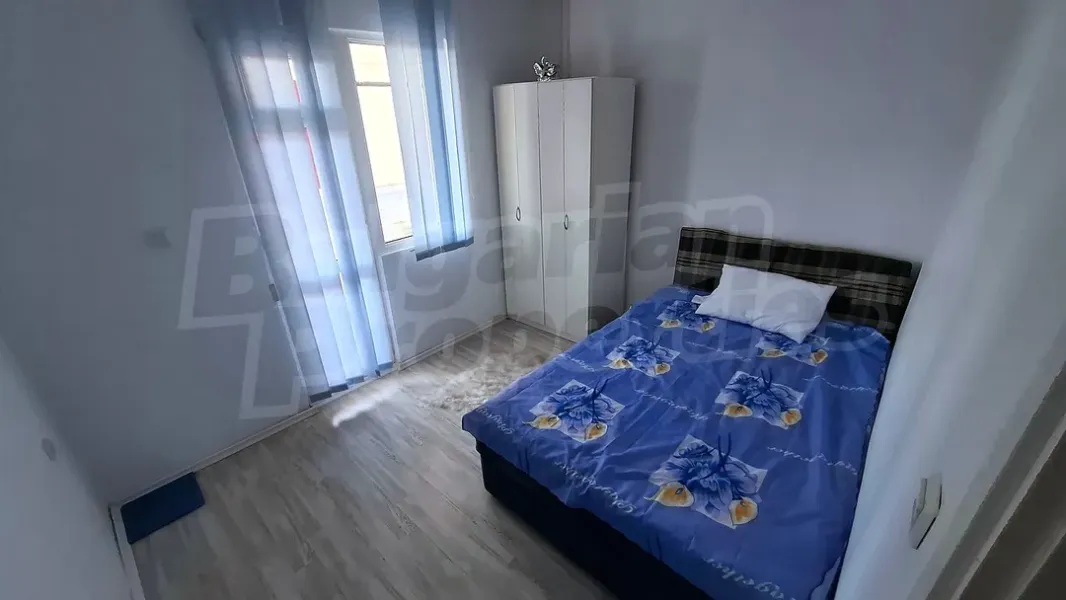 Spacious 3-Bedroom Apartment in Vazrazhdane, Burgas - Fully Furnished - Image 1