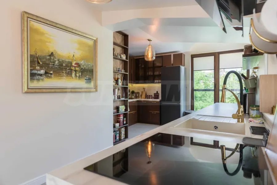 Luxury Penthause with Sea View in Varna - Image 1