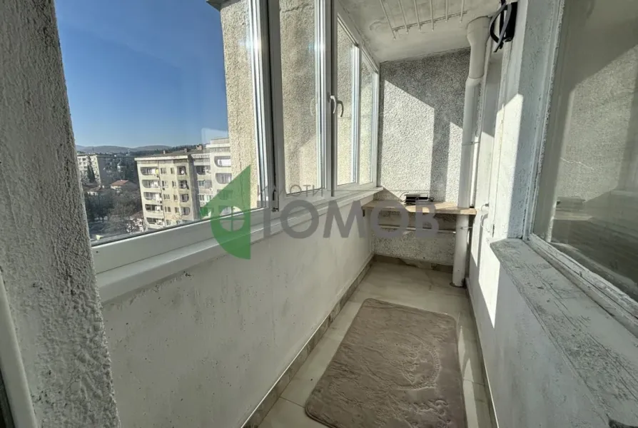 Fully Furnished 2-Bedroom Apartment Near Galleria Mall, Stara Zagora - Image 1