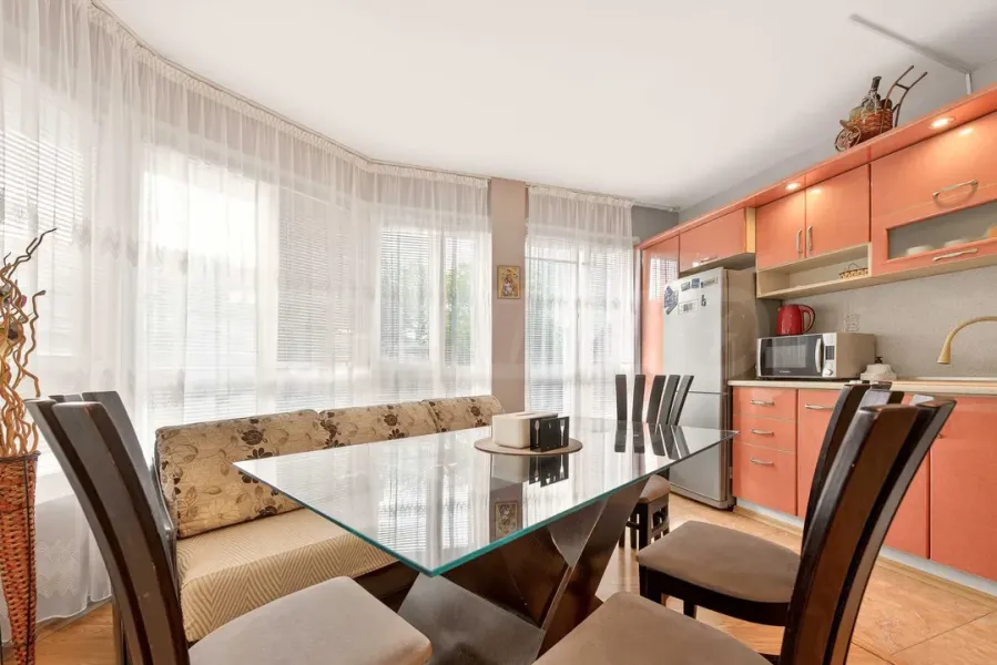 Spacious Fully Furnished Apartment in Varna's "Zimno Kino Trakia" - Image 1