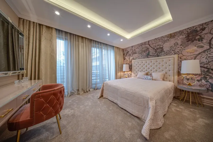 Spacious, Fully Furnished 3-Bedroom Apartment in Sofia's Iztok District - Image 2