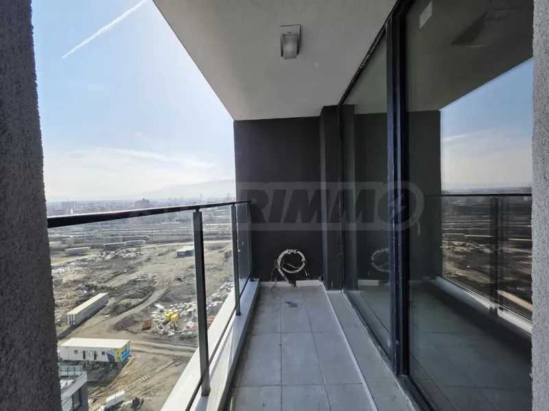 Spacious 3-Bedroom Apartment in Sofia Center - Image 2