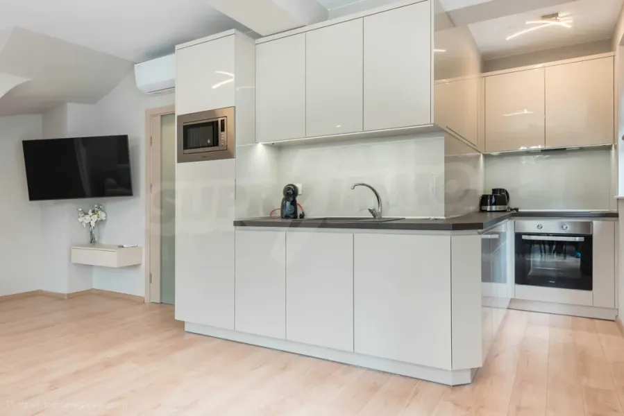 Spacious Fully Furnished Apartment in Varna City Center - Penthouse - Image 2