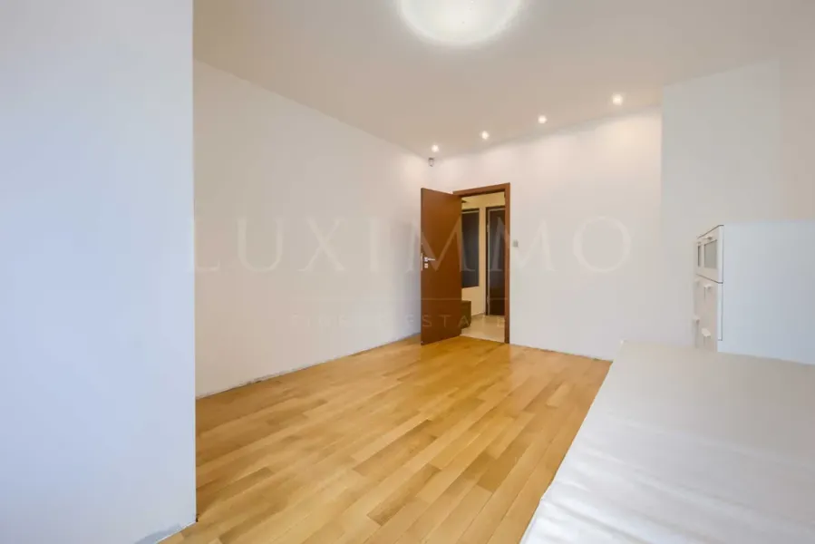 Spacious 2-Bed Apartment Near Marinela Hotel, Lozenets, Sofia - Image 4