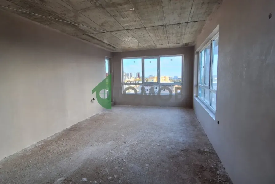 Spacious 3-Bedroom Apartment in New Stara Zagora, Bulgaria - Image 5