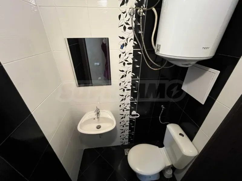 Spacious 3-Bedroom Apartment Near Sea Garden, Burgas - Image 4