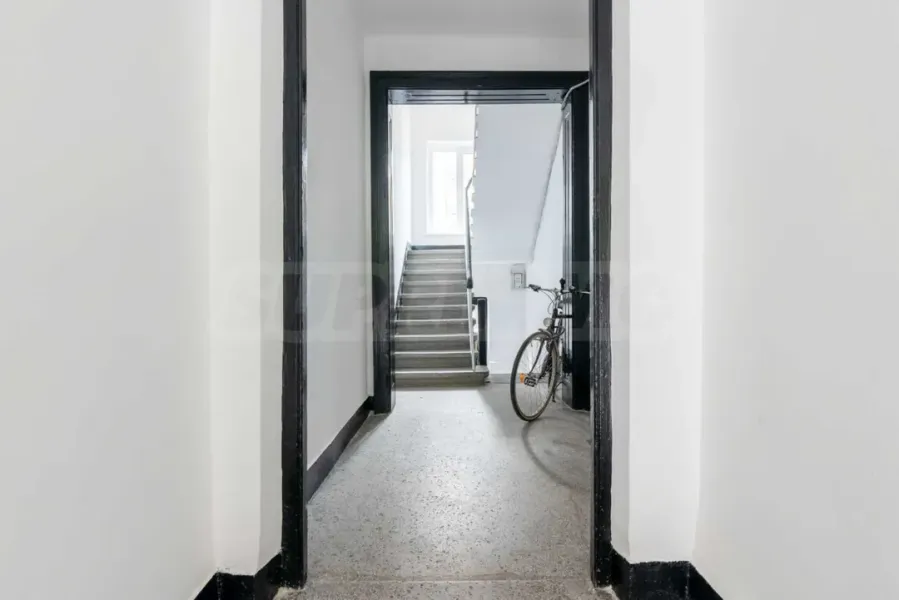 Spacious, Fully Furnished Apartment in Sofia's Central District - Image 4