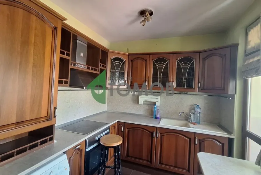 Spacious Three-Bedroom Apartment in Central Stara Zagora for Sale - Image 3