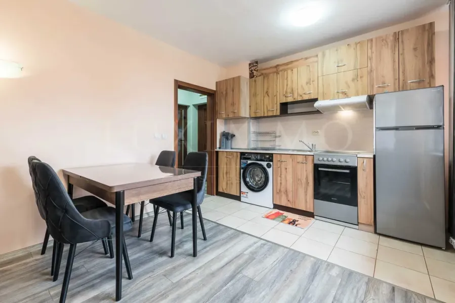 Spacious, Fully Furnished Apartment in Varna's Kolhozen Pazar District - Image 4