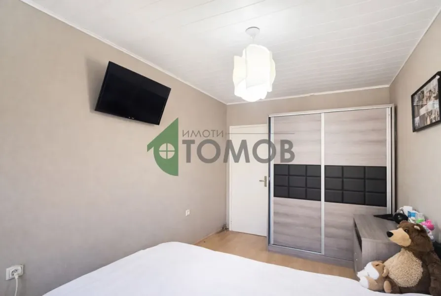 Spacious 3-Bedroom Fully Furnished Apartment in Stara Zagora Center - Image 4