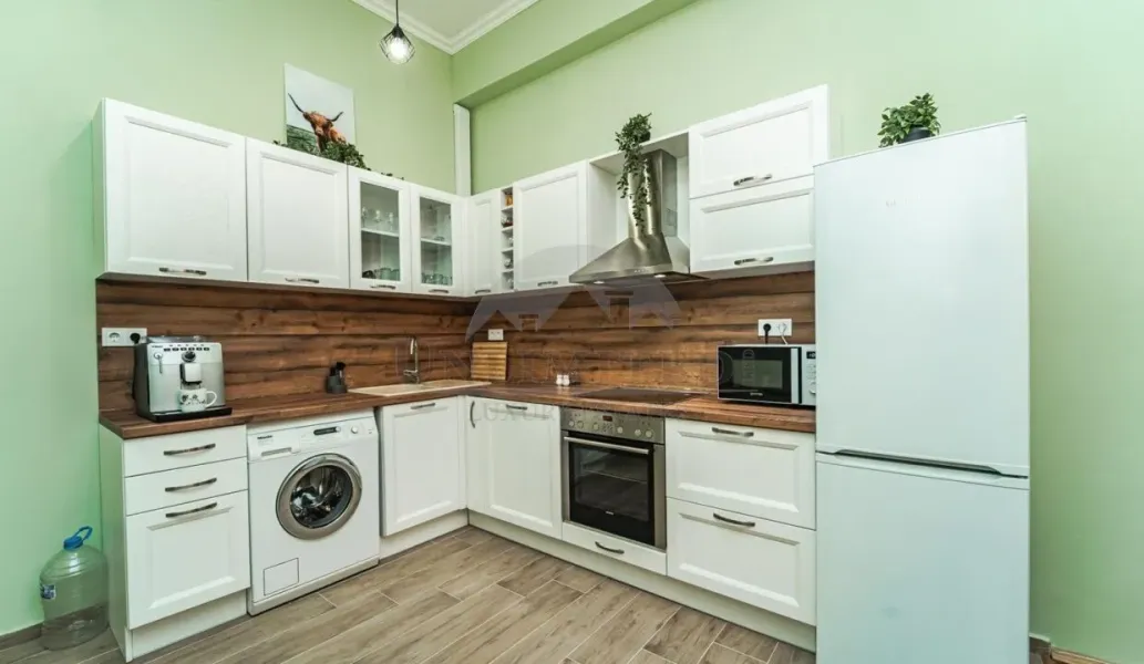 Classic Sofia Apartment: Luxurious 1-Bedroom Near Parliament & Cobblestones - Image 2