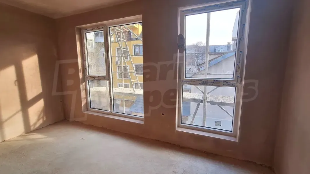 Stylish One-Bedroom Apartment in Varna’s Lyatno Kino Trakiya Area - Image 3