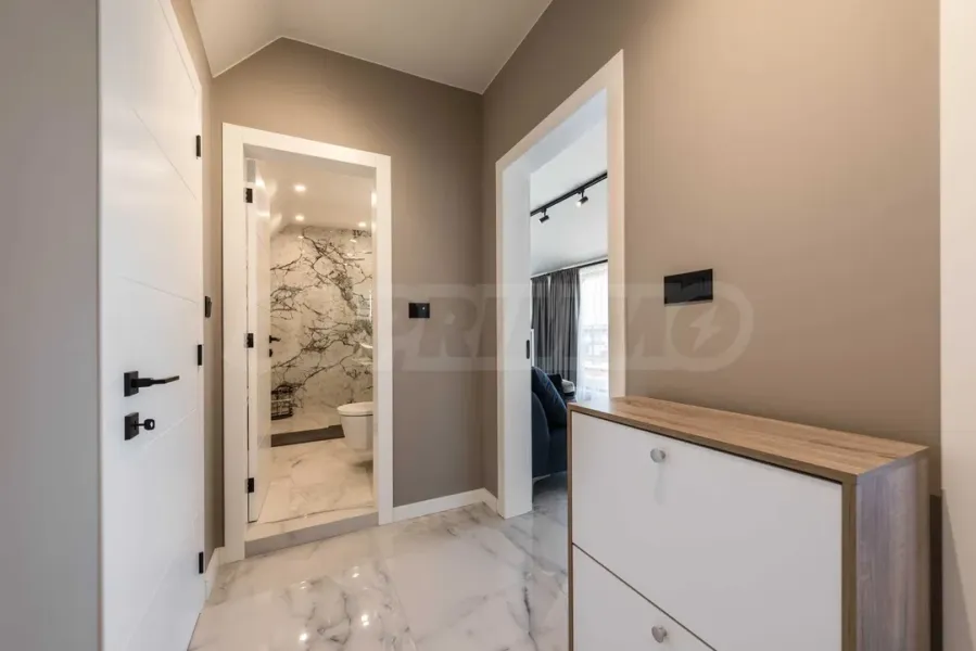 Spacious Seafront Apartment with Stunning Varna Views - Image 4