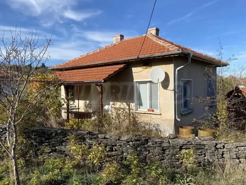 Spacious House with Large Garden in Granitovo - Image 4