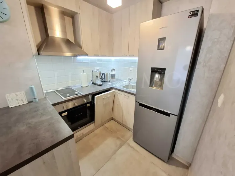 Stylish Fully Furnished 1-Bedroom Apartment with Parking in Varna Center - Image 3