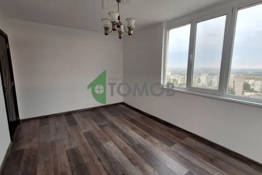 Spacious, Renovated 3BR Apartment with Great Views in Stara Zagora - Image 4