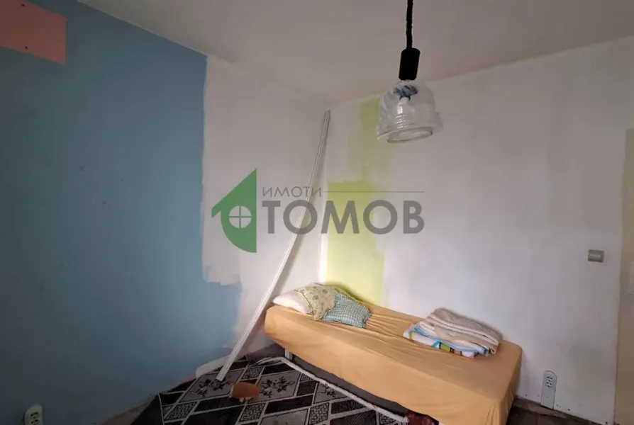 Spacious 3-Bedroom Apartment in Zheleznik, Stara Zagora - Image 4