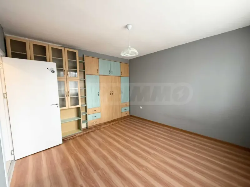 Spacious 3-Bedroom Apartment in Plovdiv's Kurchuk Paris - Image 3
