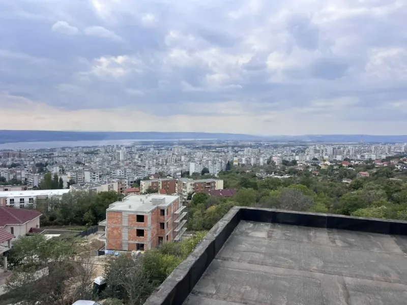 Spacious 2-Bedroom Apartment in New Varna Building - Image 1