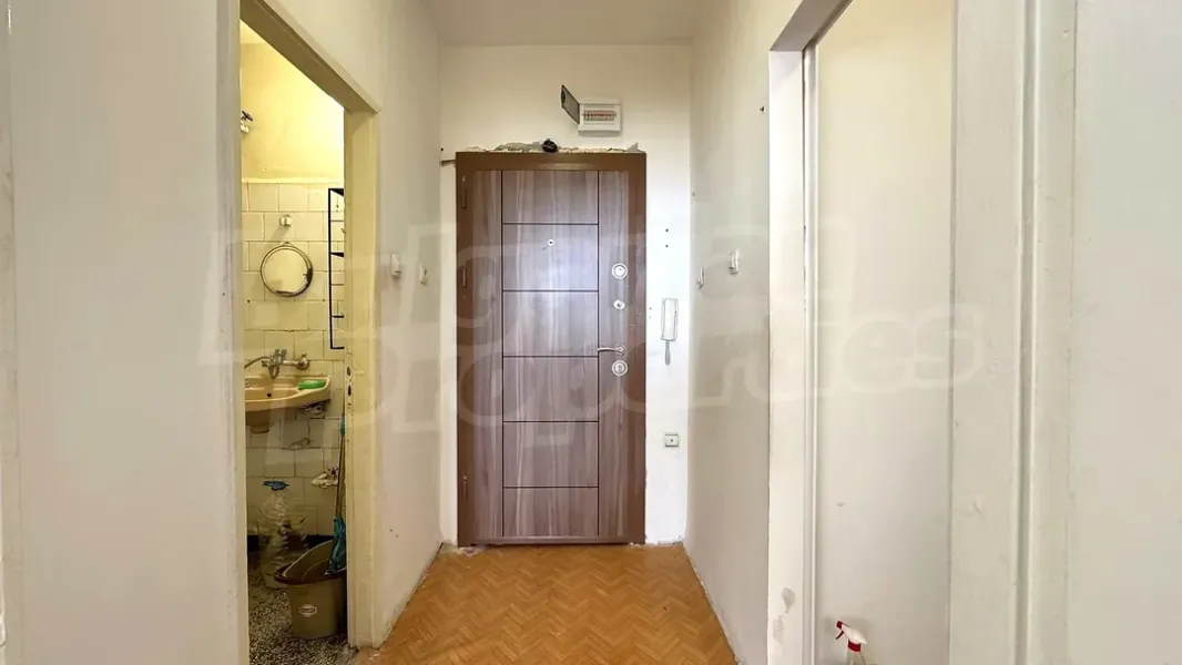 Spacious 1-Bedroom Apartment with Stunning Views in Stara Zagora - Image 1