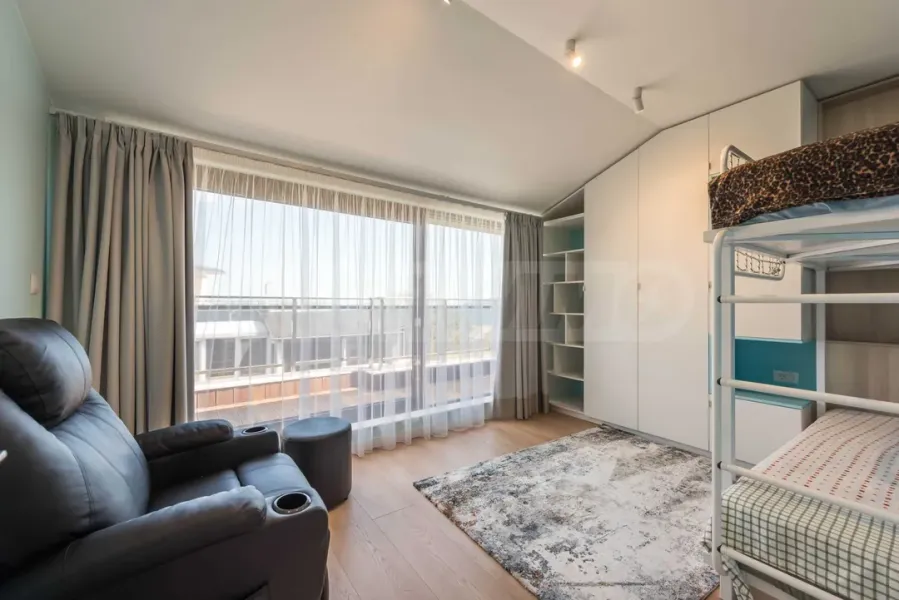 Spacious Seafront Apartment with Stunning Varna Views - Image 2