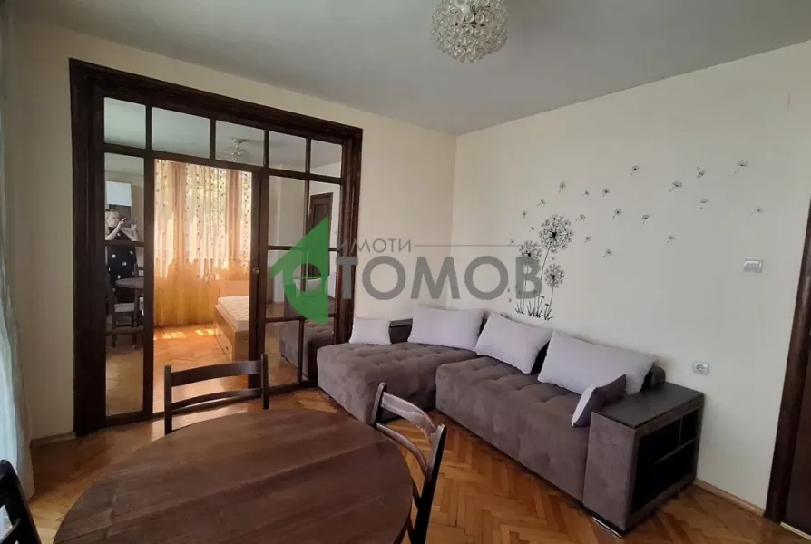 Spacious Three-Bedroom Apartment in Central Stara Zagora for Sale - Image 4
