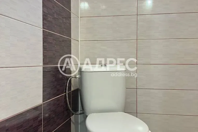 Spacious Fully Furnished Burgas Apartment with Garden and Garage for Sale - Image 1