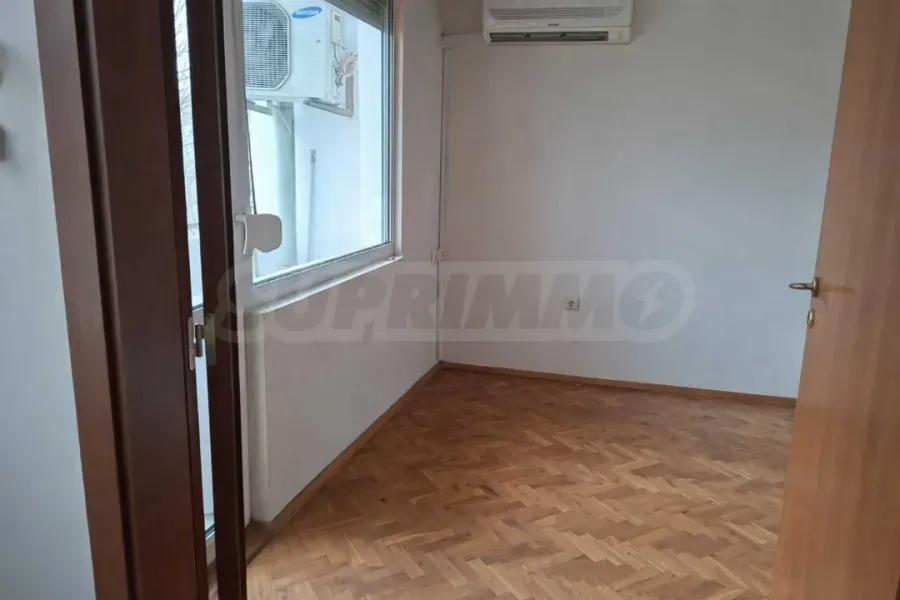 Spacious 2-Bedroom Apartment in Burgas City Center - Image 3