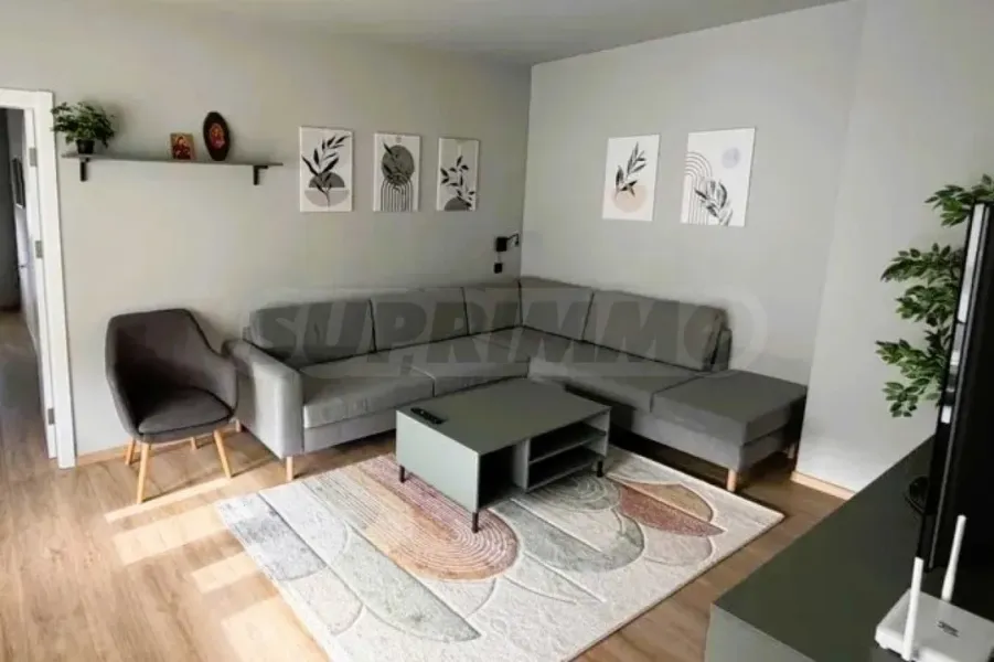 Spacious, Fully Furnished Apartment in Varna's "Tsvetyan Quarter" - Image 2