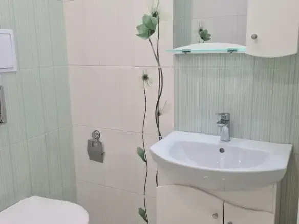 Fully Furnished One-Bedroom Apartment in Dravichka, Sofia - €400 - Image 2