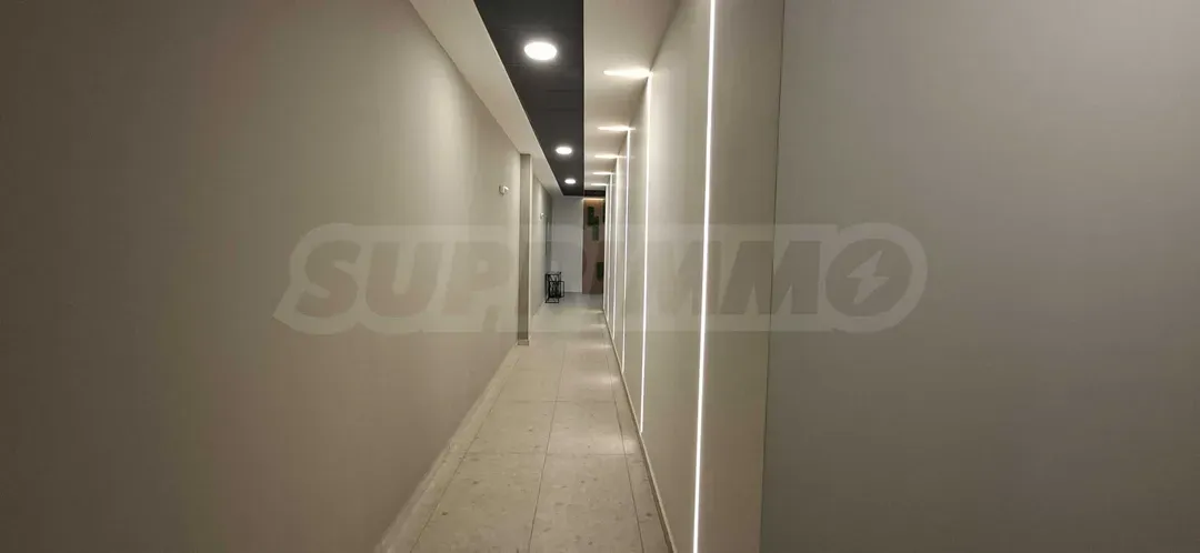 Spacious 3-Bedroom Apartment with Park View in the Heart of Dobrich - Image 1