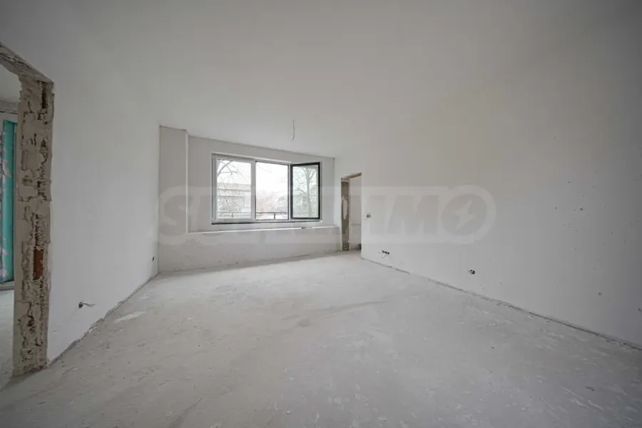 Spacious New House with Land in Sofia City Center - Investment Opportunity - Image 2
