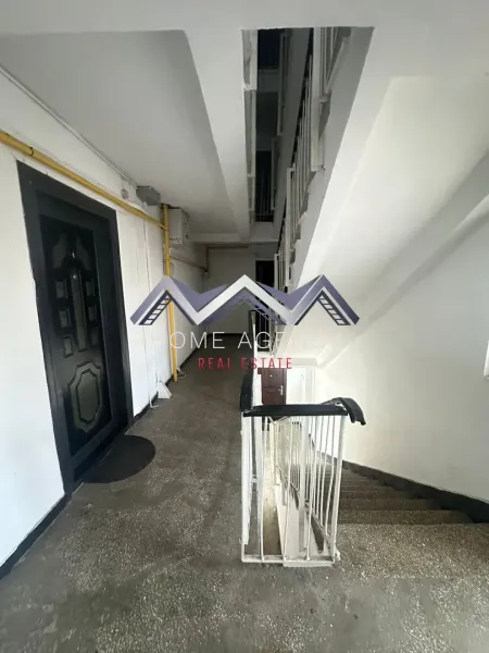 Spacious 4-Bedroom Apartment in Otopeni - Prime Location - Image 3