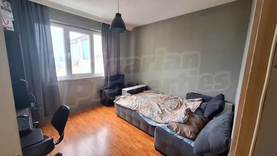 Spacious Two-Bedroom Apartment in Varna's Vazrazhdane 1 District - Image 5